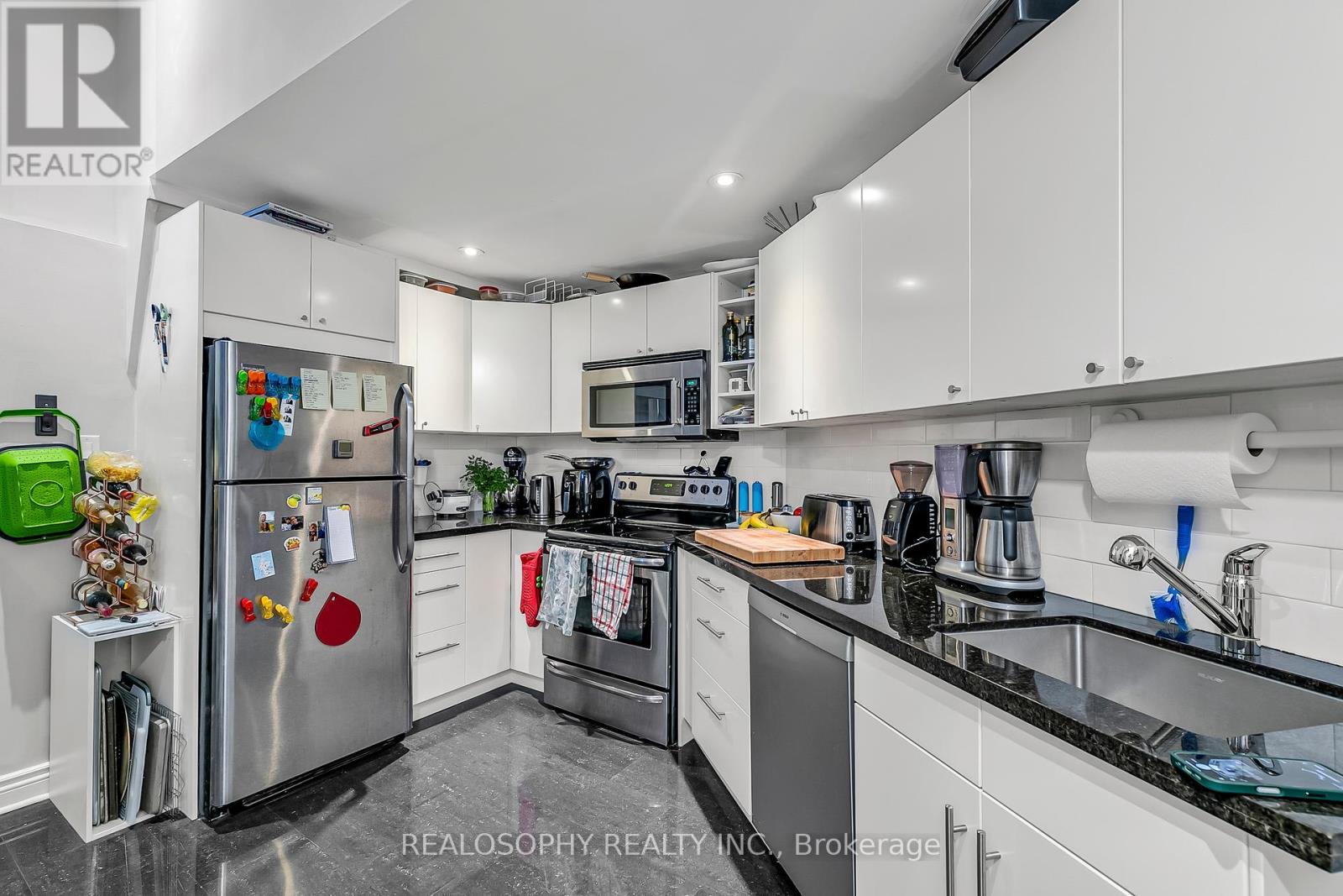 626 Huron Street Property Photo 4