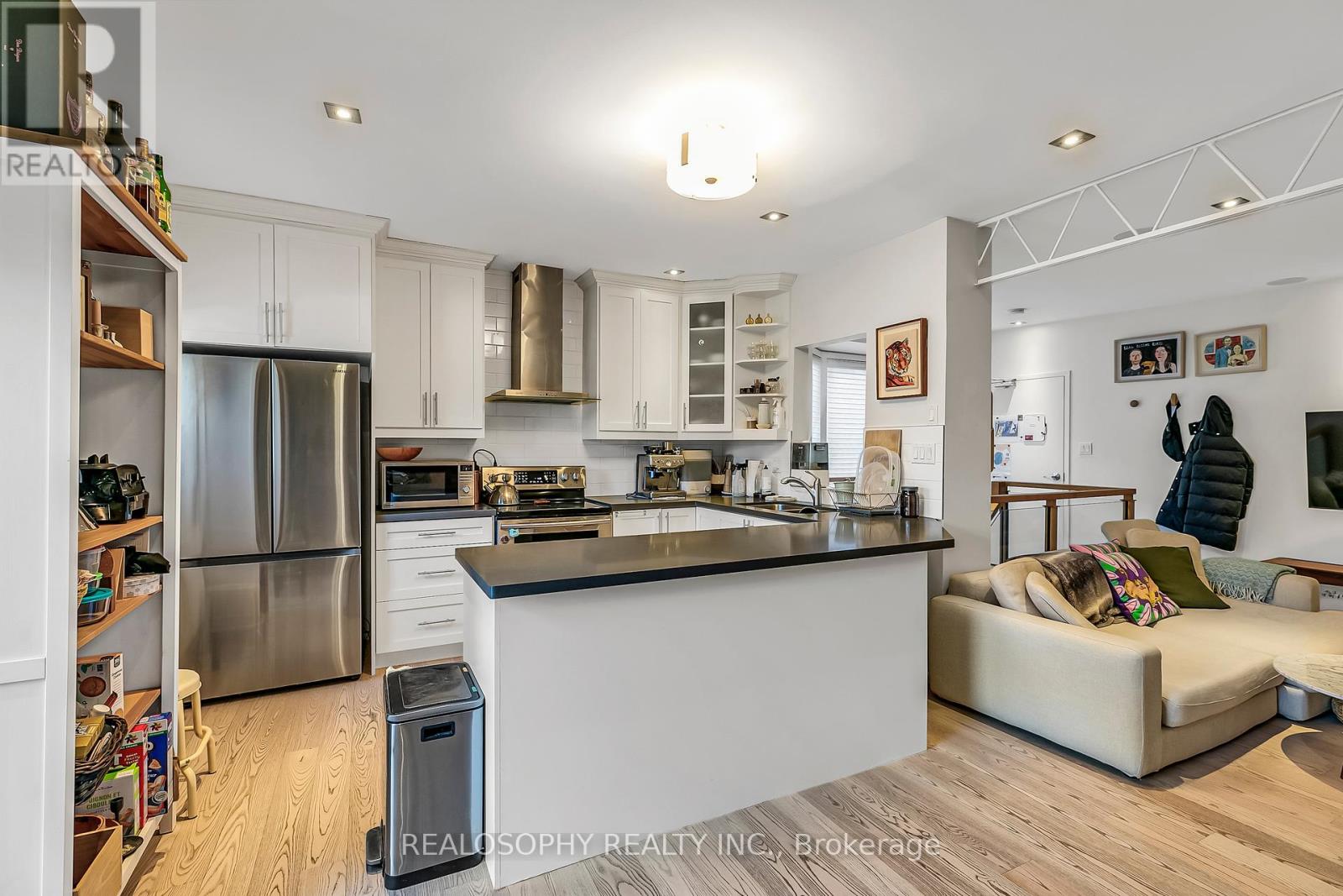 626 Huron Street Property Photo 11
