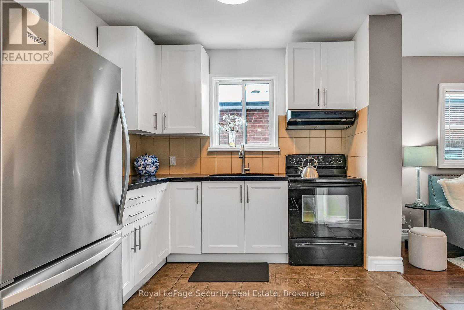 427 Lauder Avenue Property Photo 8