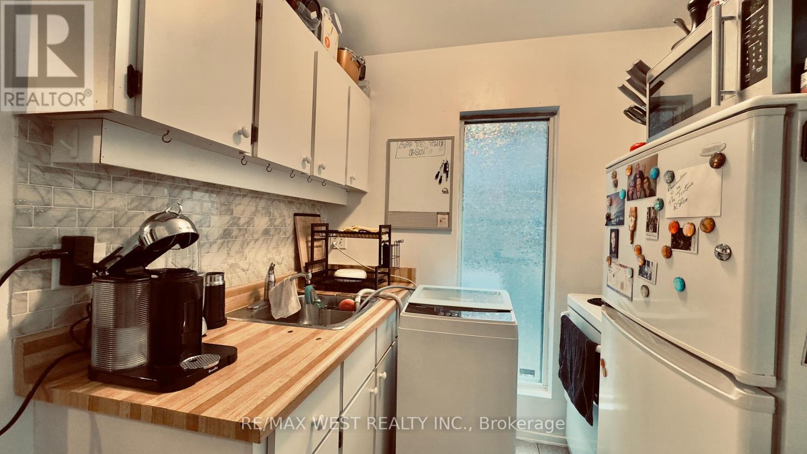 2 - 1061 Bathurst Street Property Photo 4