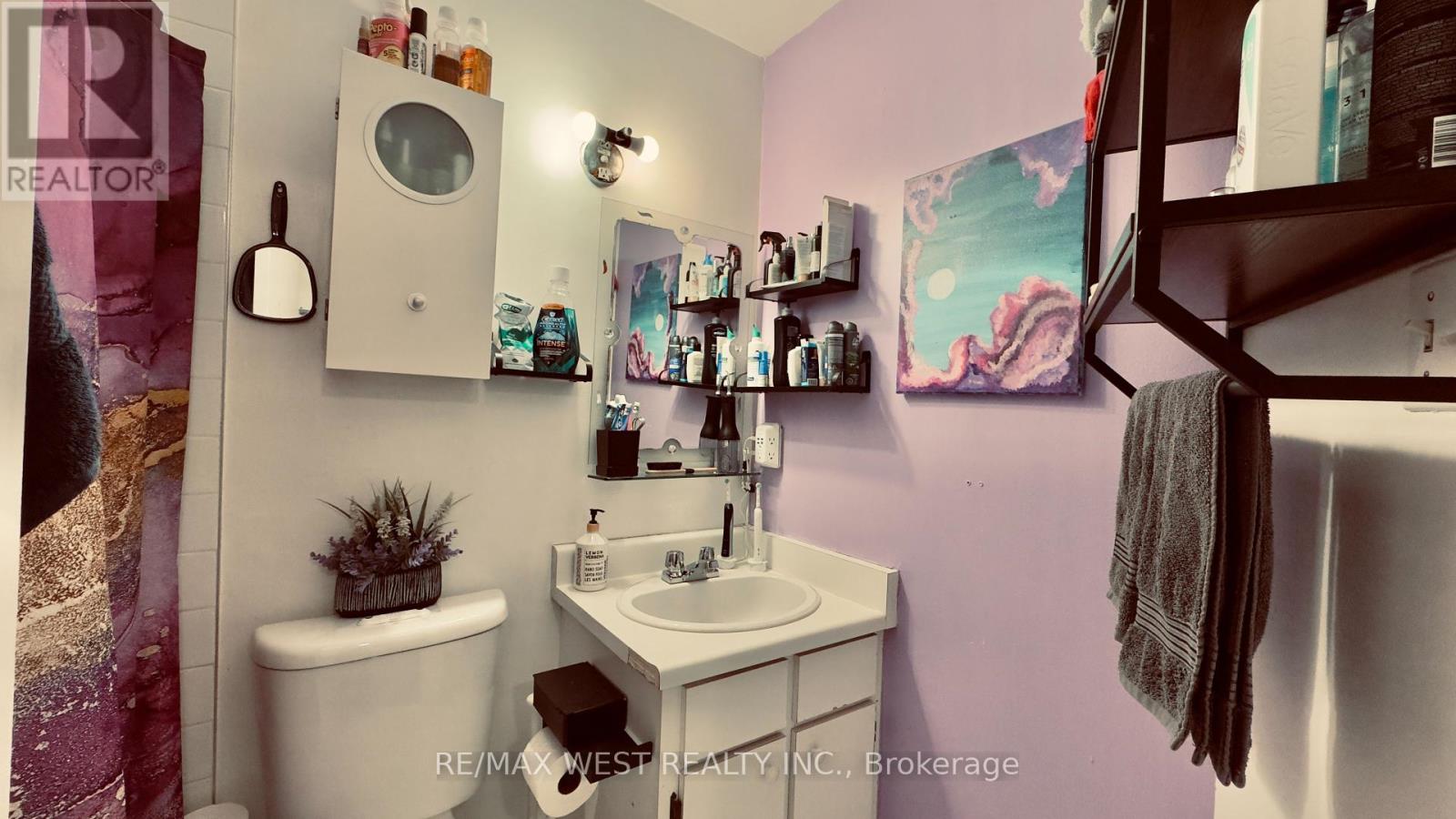 2 - 1061 Bathurst Street Property Photo 5