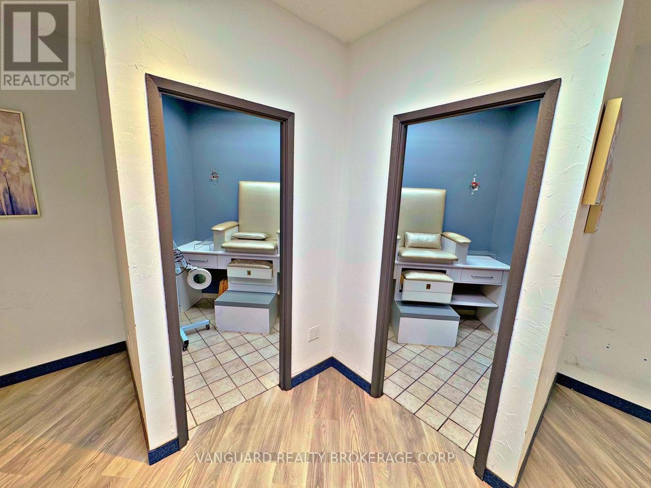 2nd Floor - 1106 Eglinton Avenue W Property Photo 12