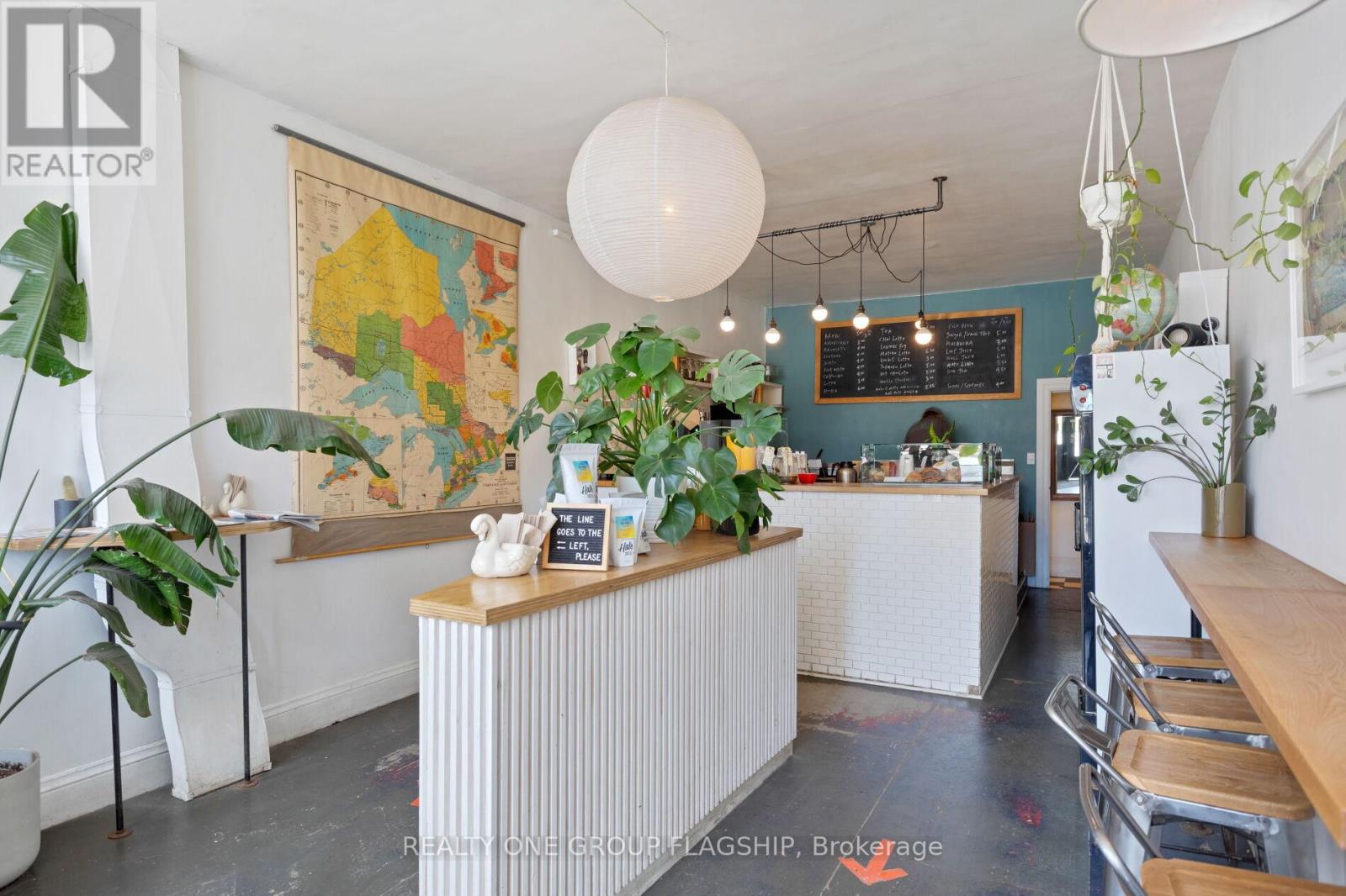 1691 Dundas Street W Property Photo 4