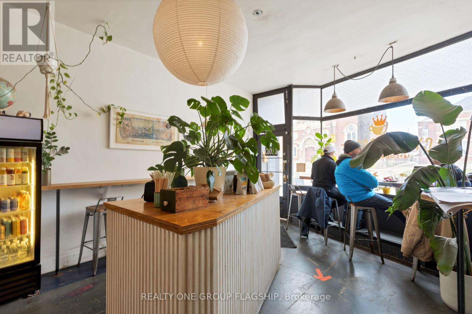 1691 Dundas Street W Property Photo 8