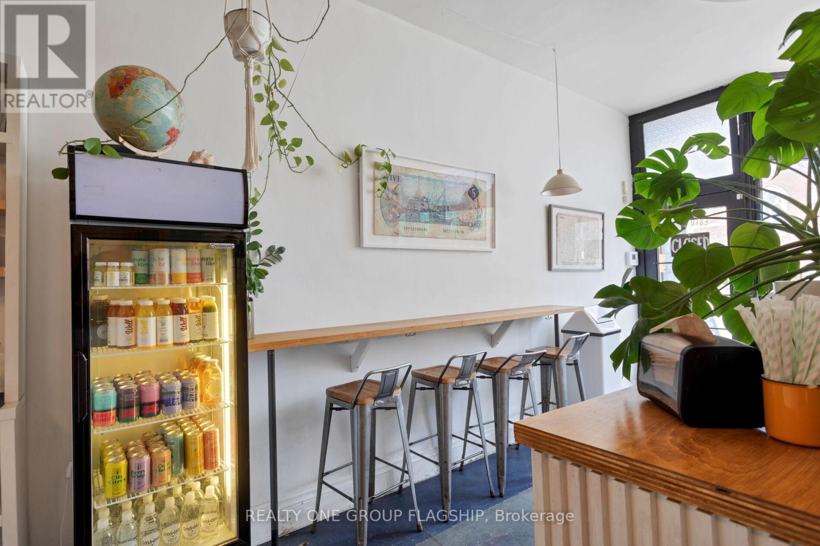 1691 Dundas Street W Property Photo 9