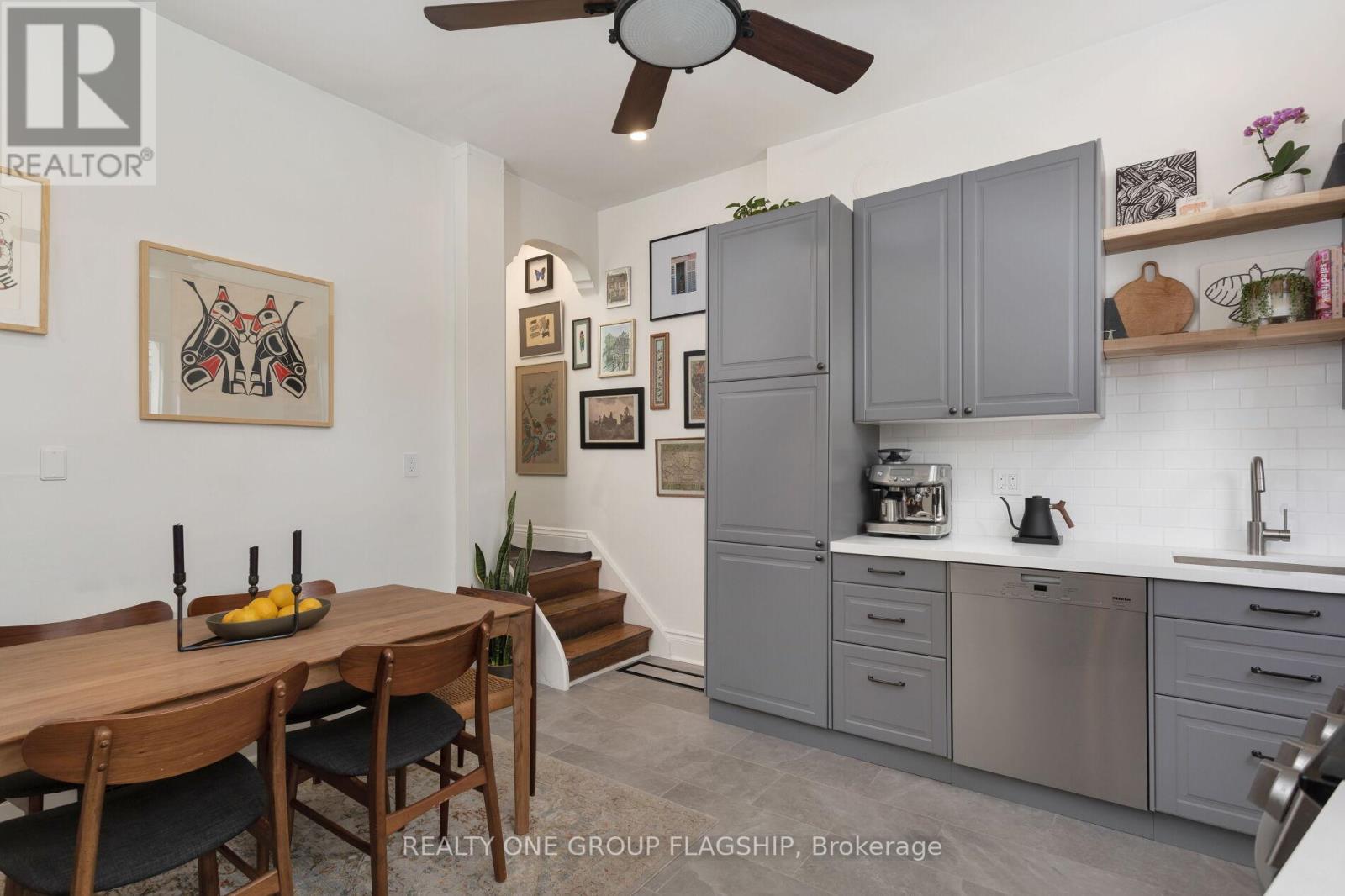 1691 Dundas Street W Property Photo 10