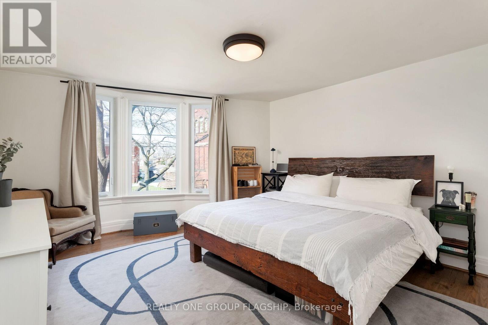 1691 Dundas Street W Property Photo 20