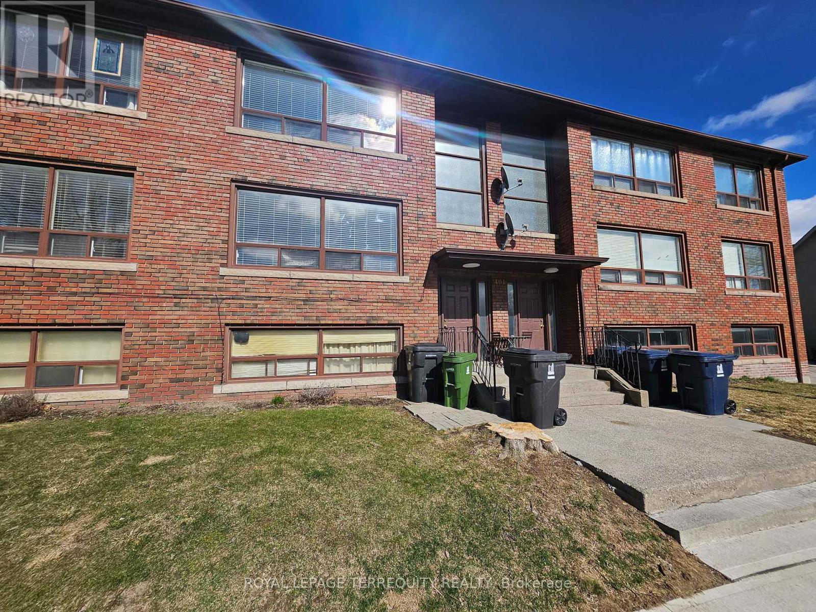 3 - 401 Winnett Avenue Property Photo 1