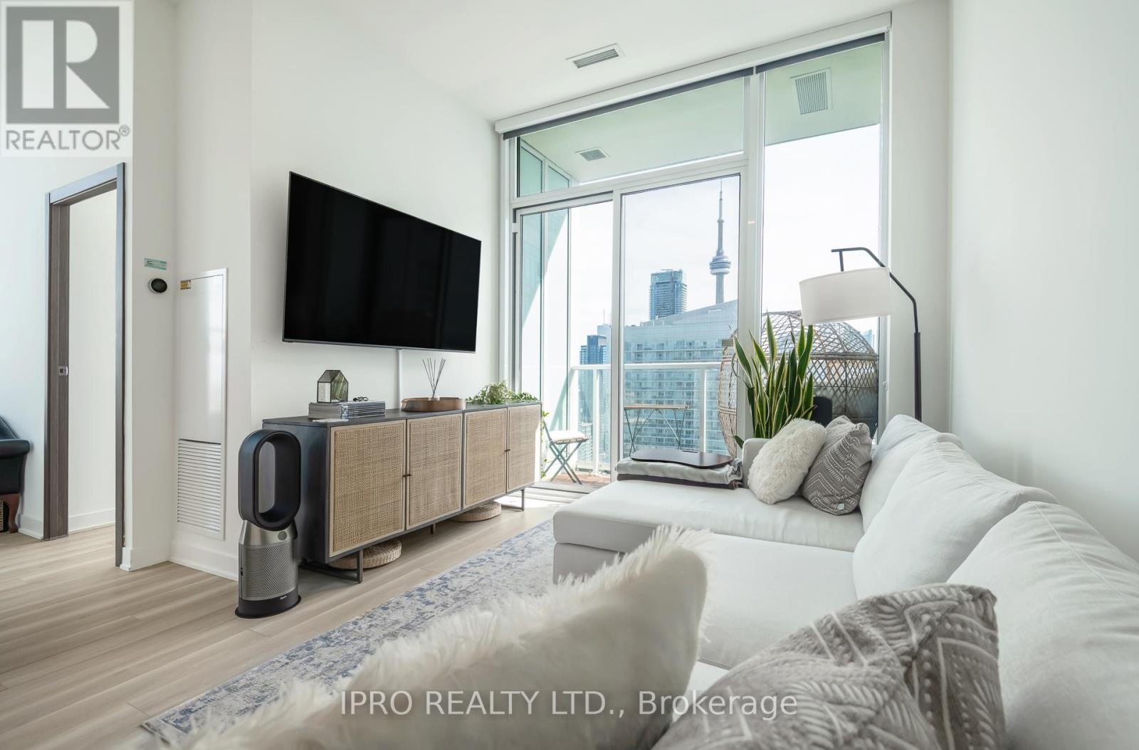 4206 - 19 BATHURST STREET Property Photo 1
