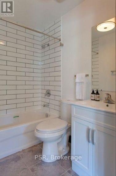 1 - 260 Sherbourne Street Property Photo 7