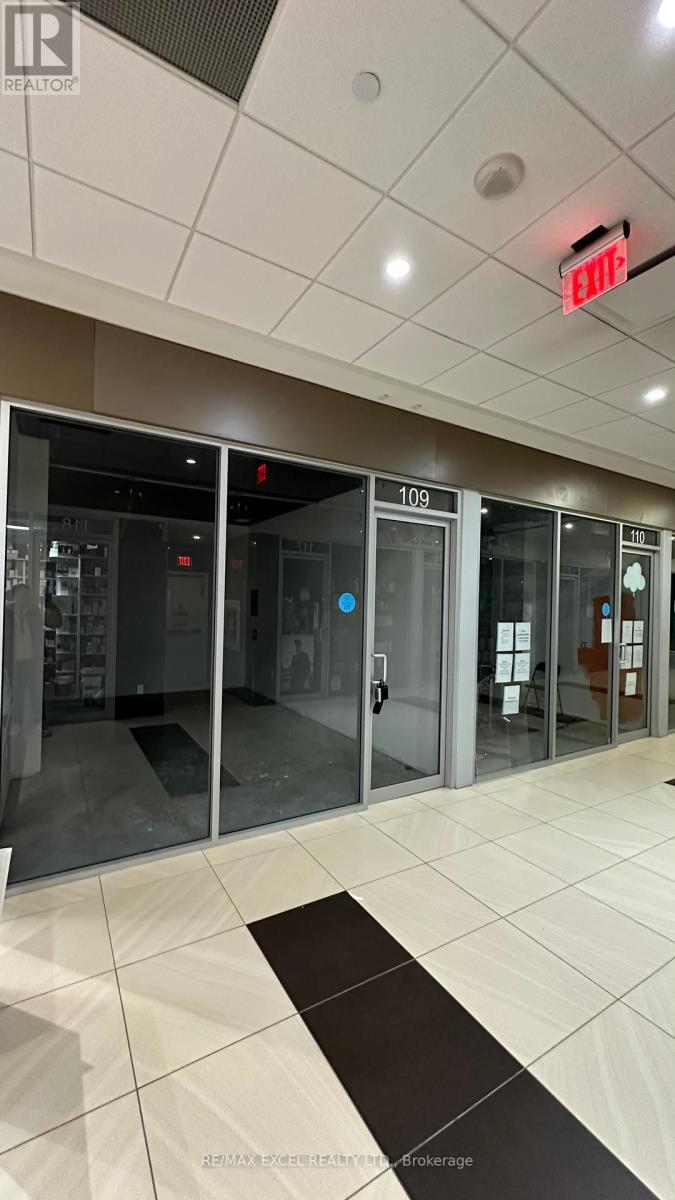 109 - 384 Yonge Street Property Photo 2