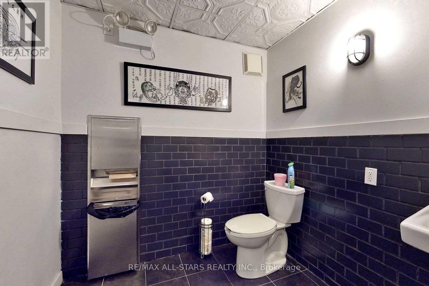 200 - 1269 Dundas Street W Property Photo 9