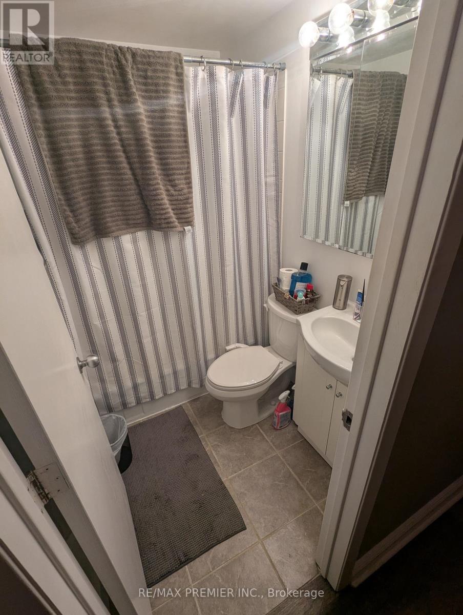 2 - 196 Carlton Street Property Photo 6