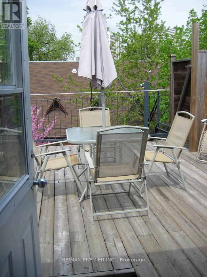 2 - 196 Carlton Street Property Photo 7