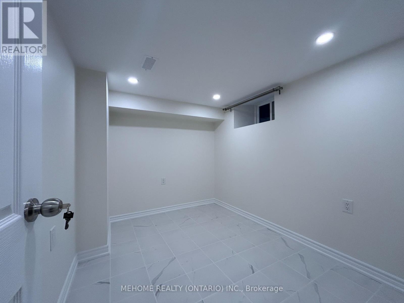 Bsmt - 7 Havelock Street W Property Photo 6