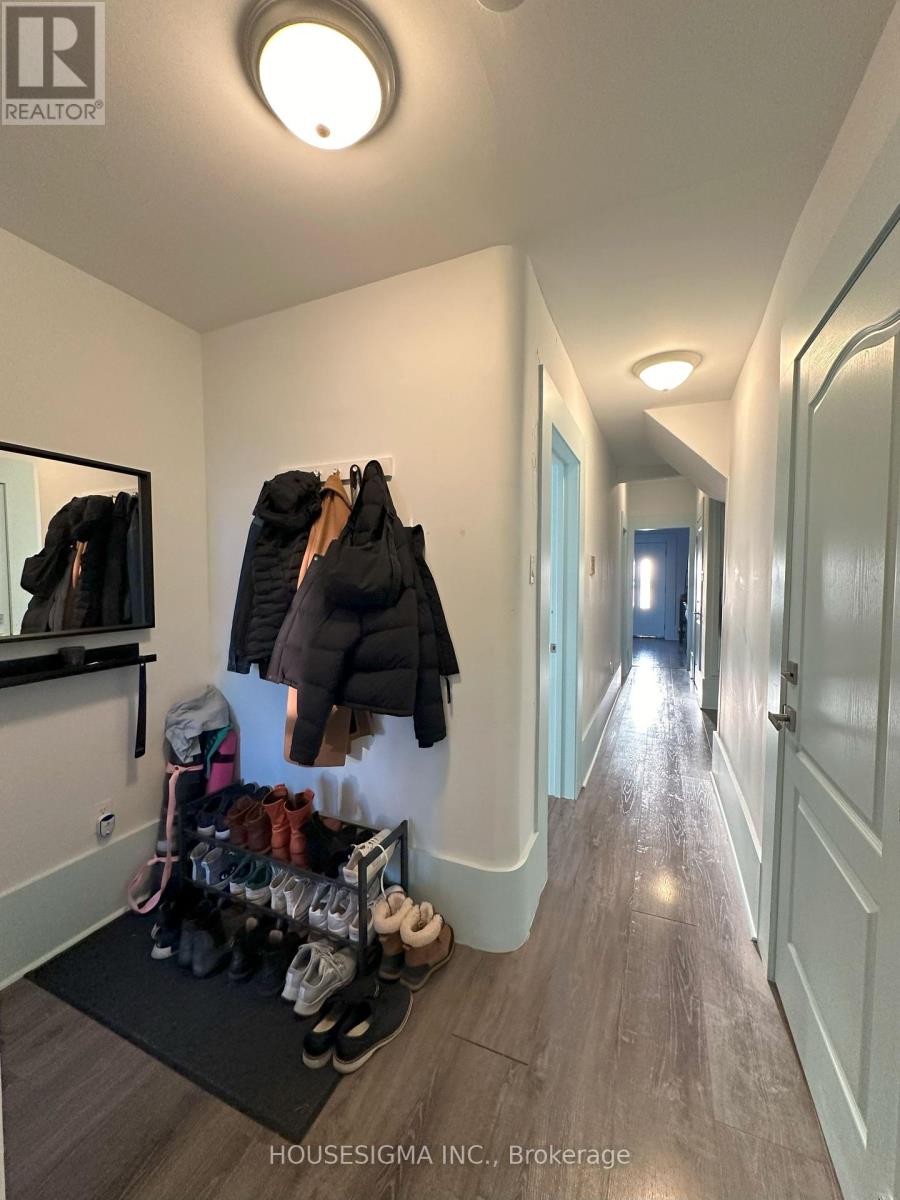 2 - 48 Euclid Avenue W Property Photo 4