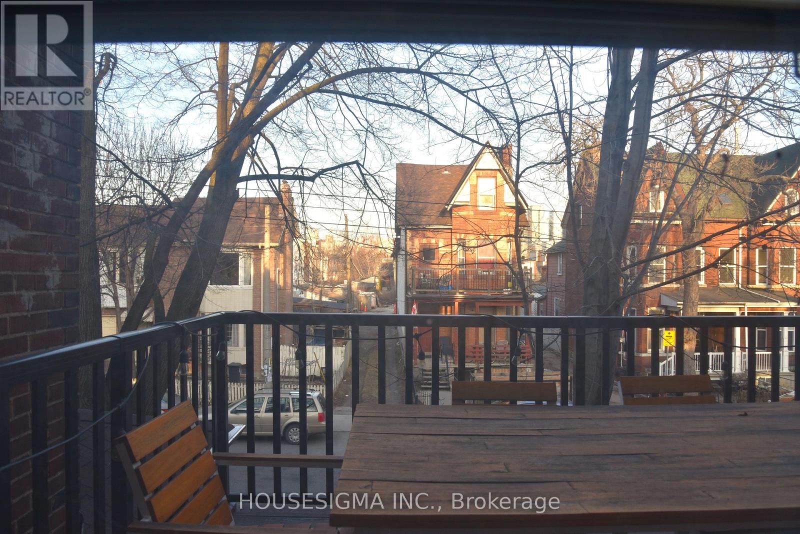 2 - 48 Euclid Avenue W Property Photo 8