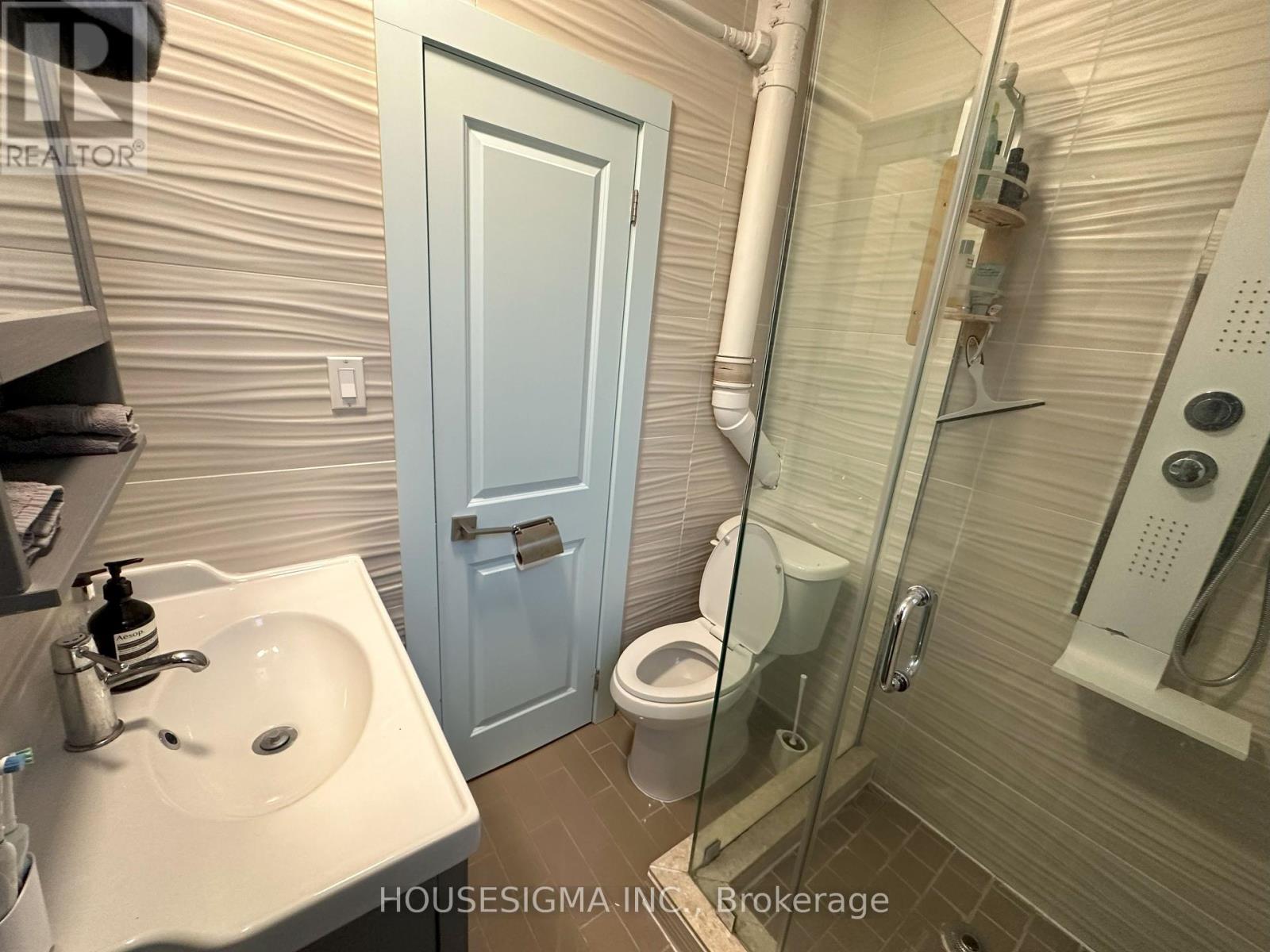 2 - 48 Euclid Avenue W Property Photo 12