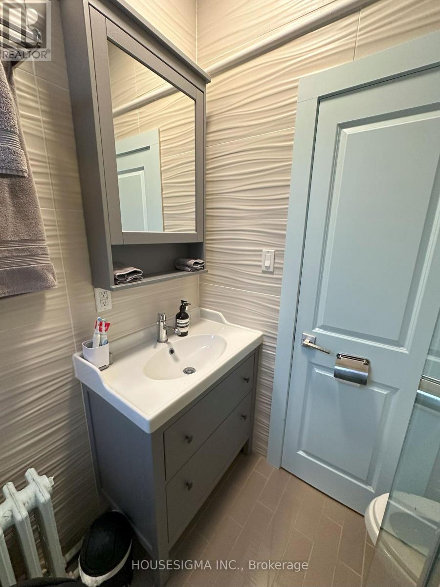 2 - 48 Euclid Avenue W Property Photo 14