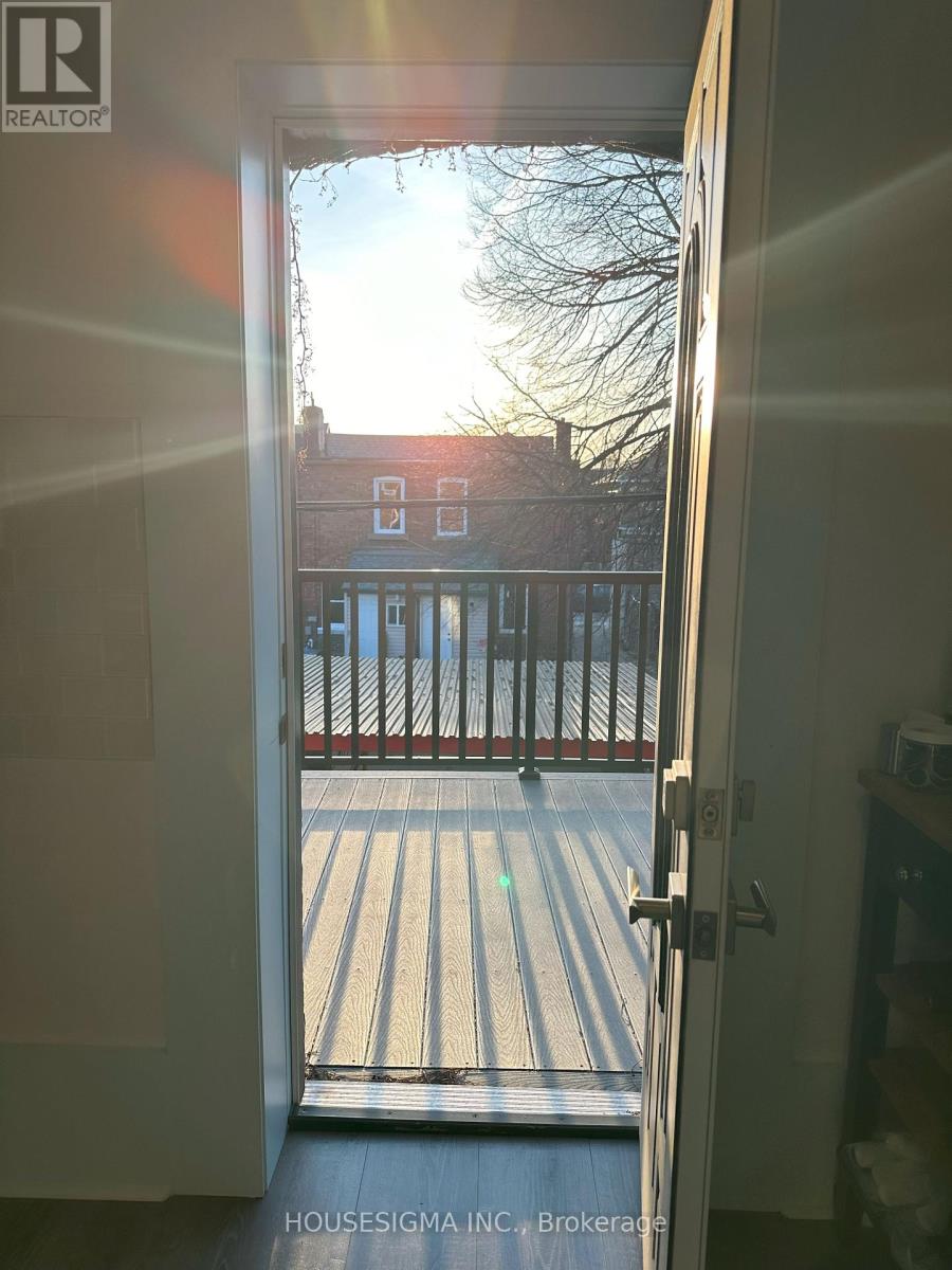 2 - 48 Euclid Avenue W Property Photo 17