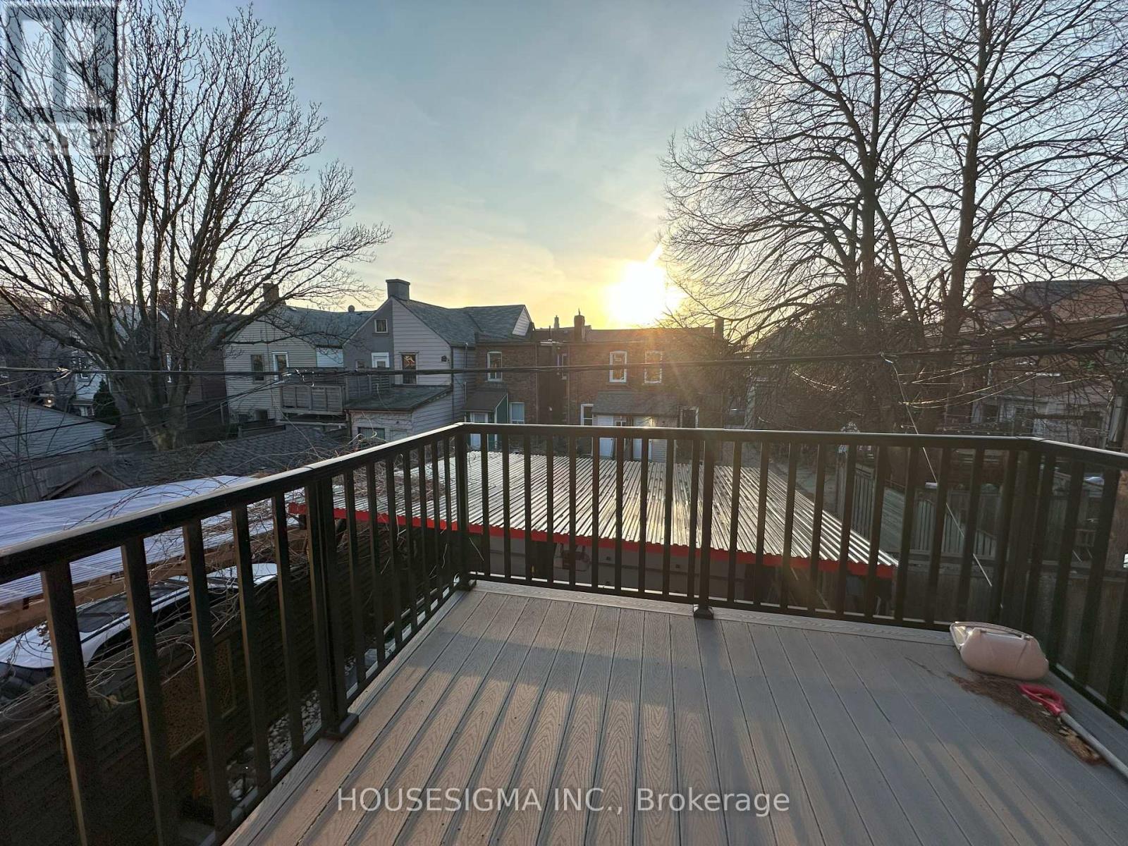 2 - 48 Euclid Avenue W Property Photo 18