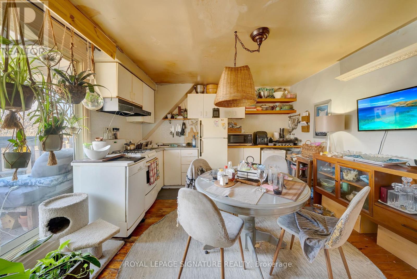 599 Euclid Avenue Property Photo 14