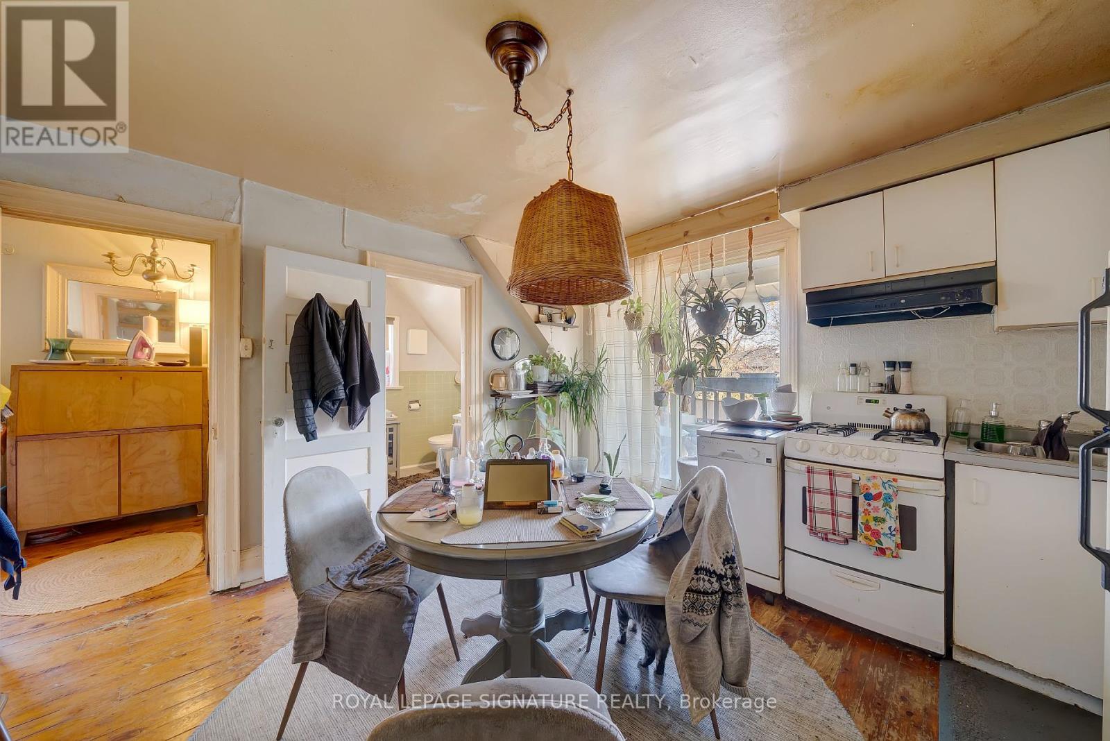 599 Euclid Avenue Property Photo 15