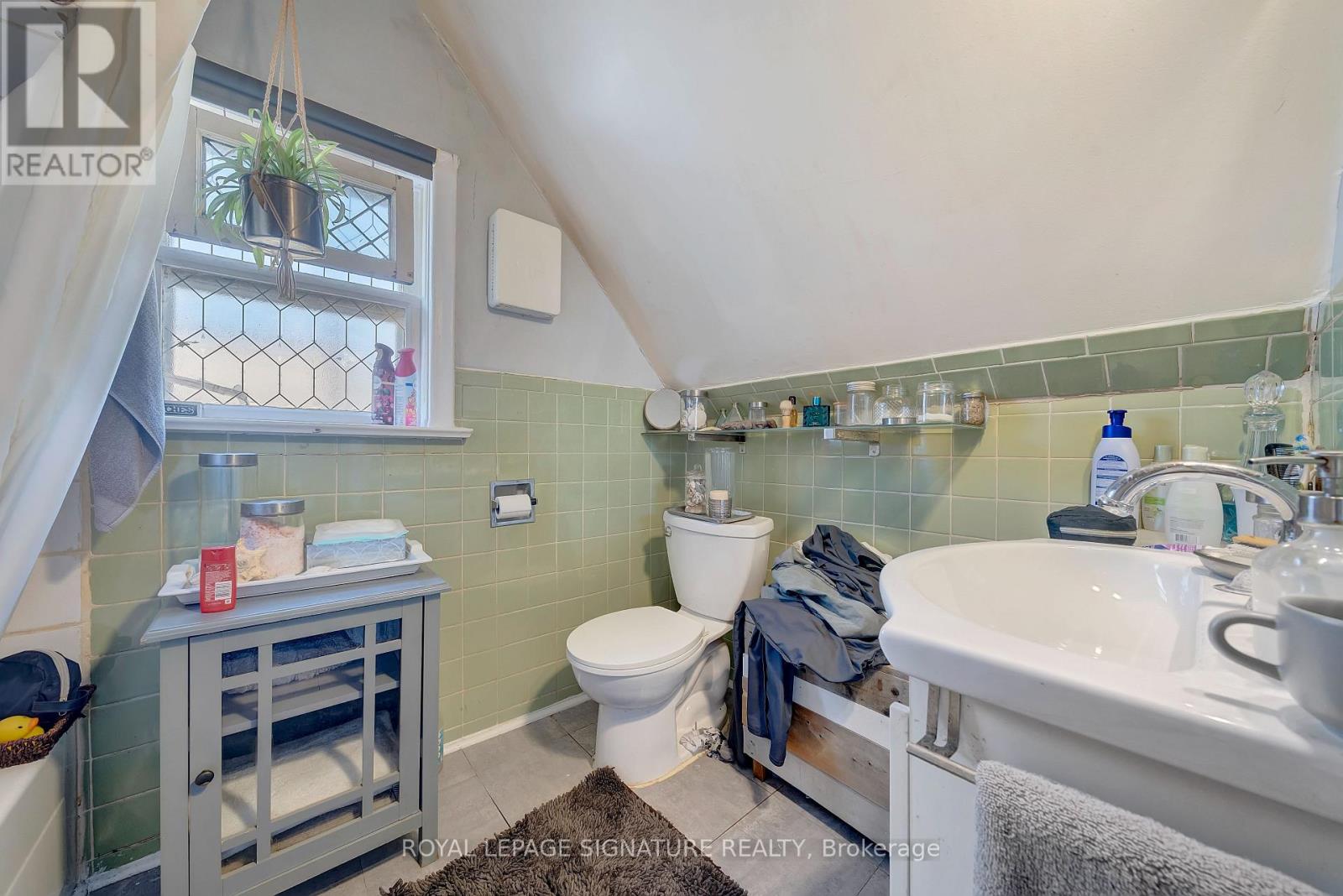599 Euclid Avenue Property Photo 16
