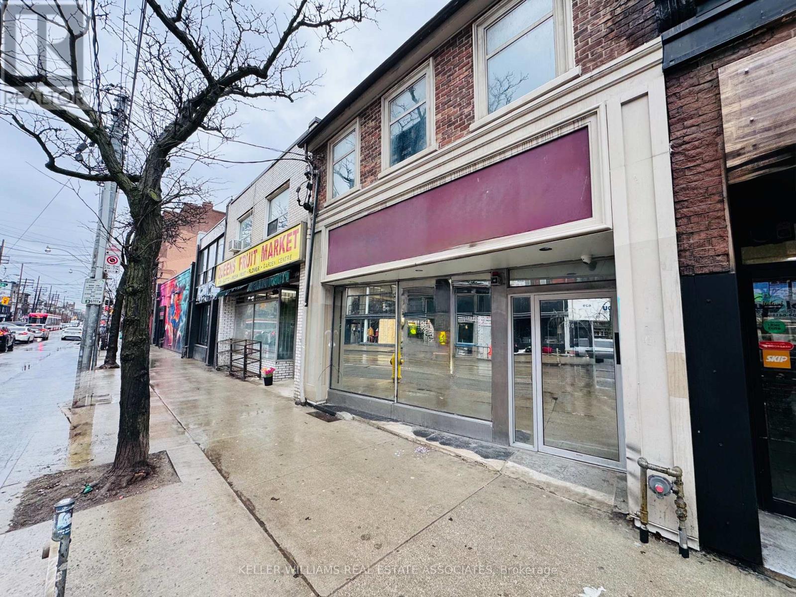 560 Queen Street W Property Photo 1