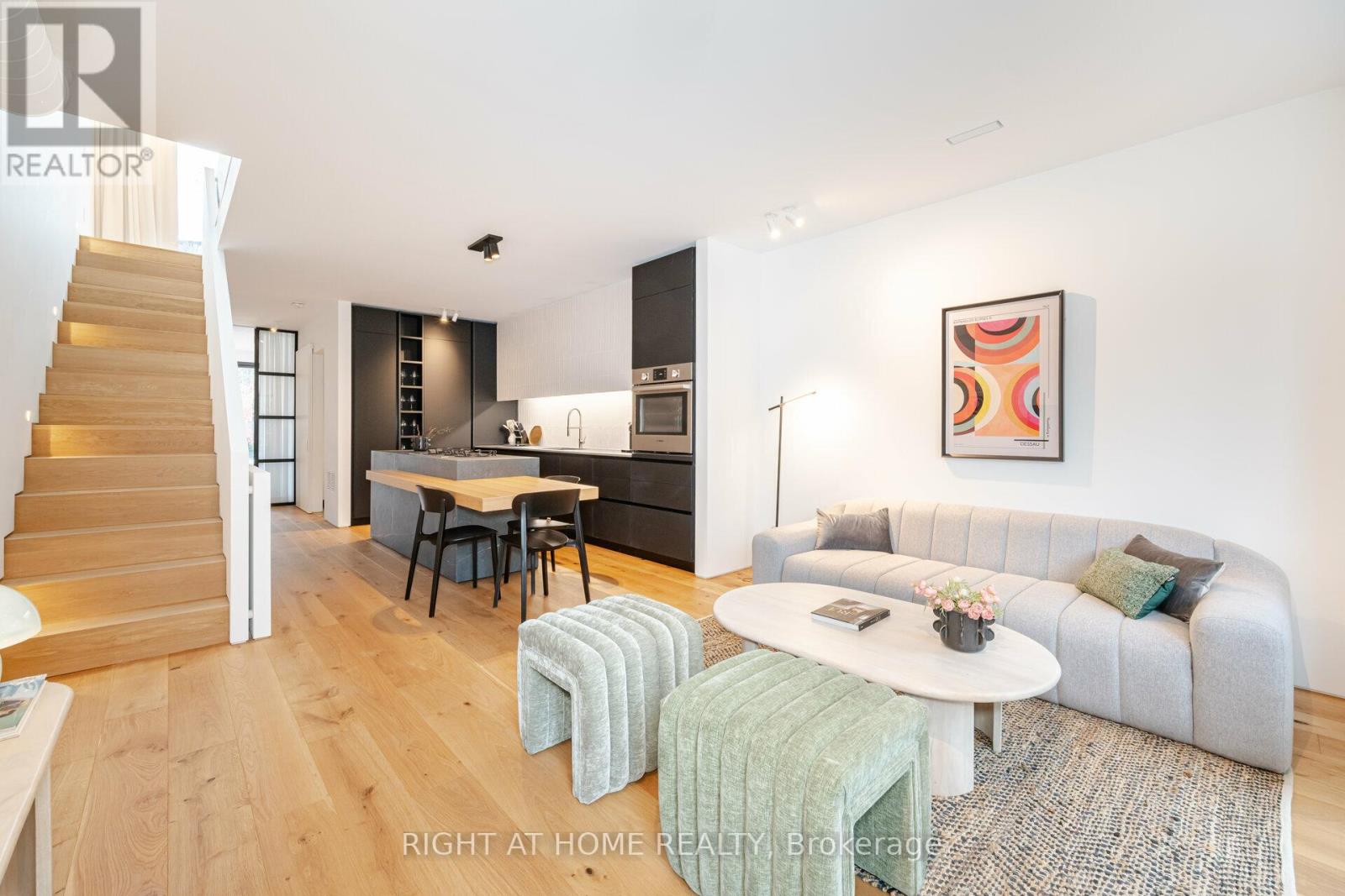 259 Lisgar Street Property Photo 6