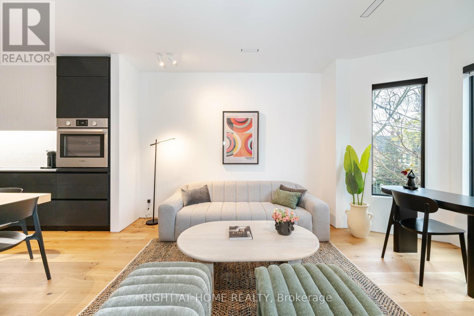 259 Lisgar Street Property Photo 8
