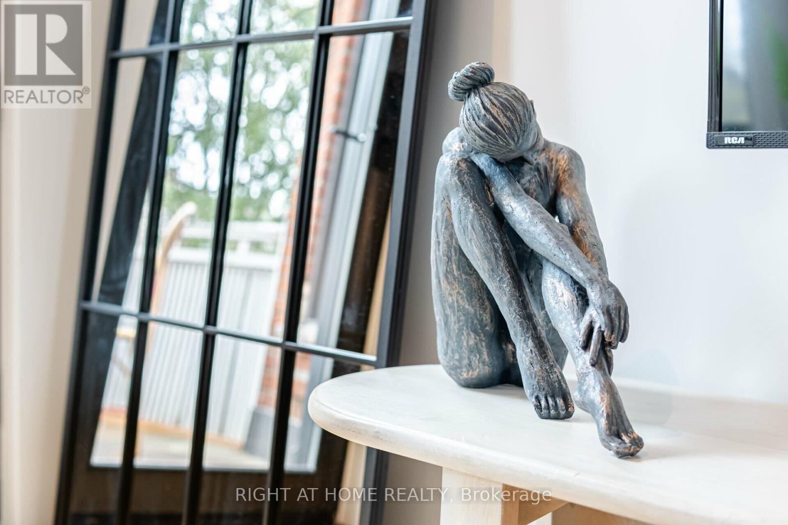 259 Lisgar Street Property Photo 10