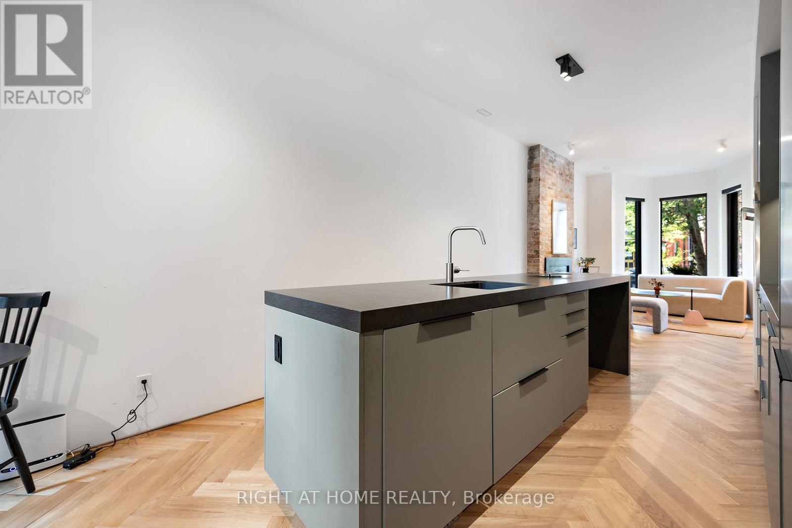 259 Lisgar Street Property Photo 31
