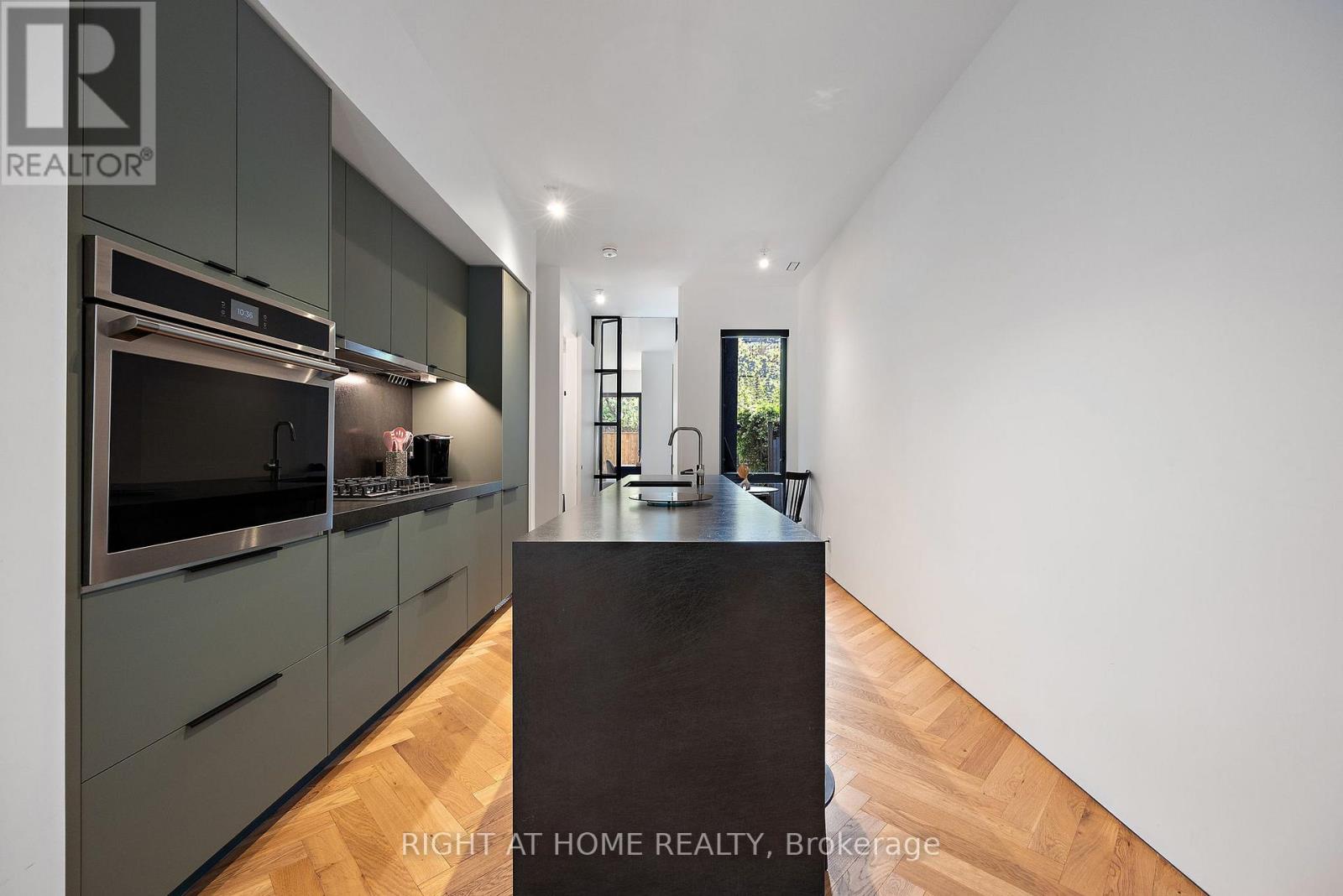 259 Lisgar Street Property Photo 32