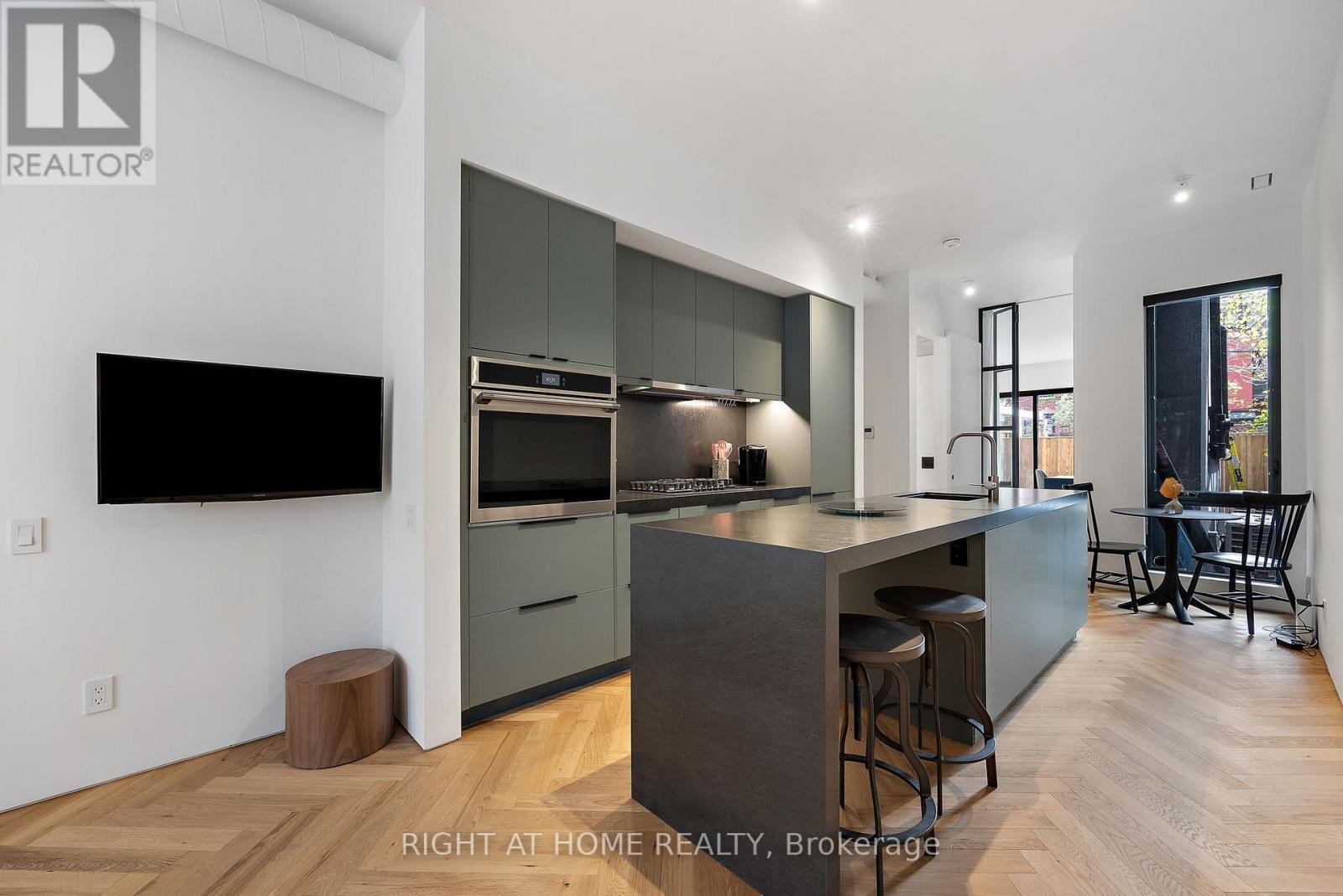 259 Lisgar Street Property Photo 33