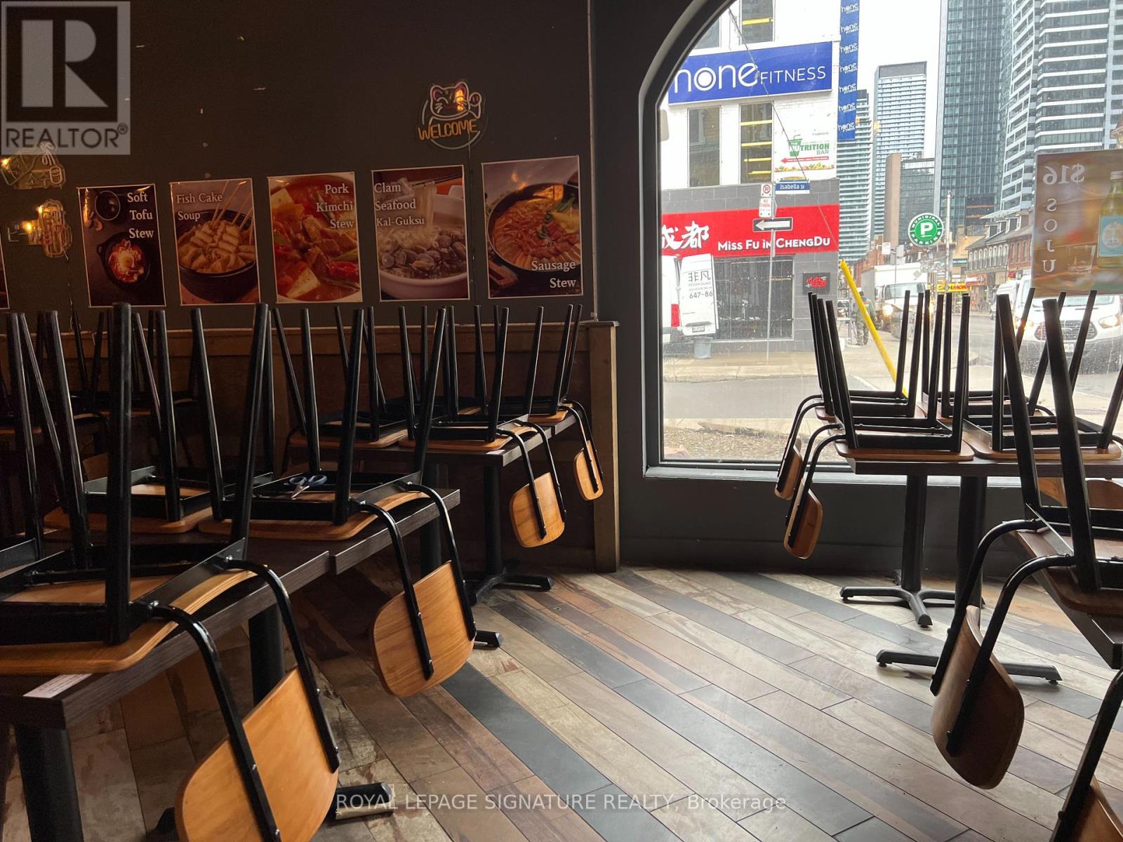 639 Yonge Street Property Photo 5