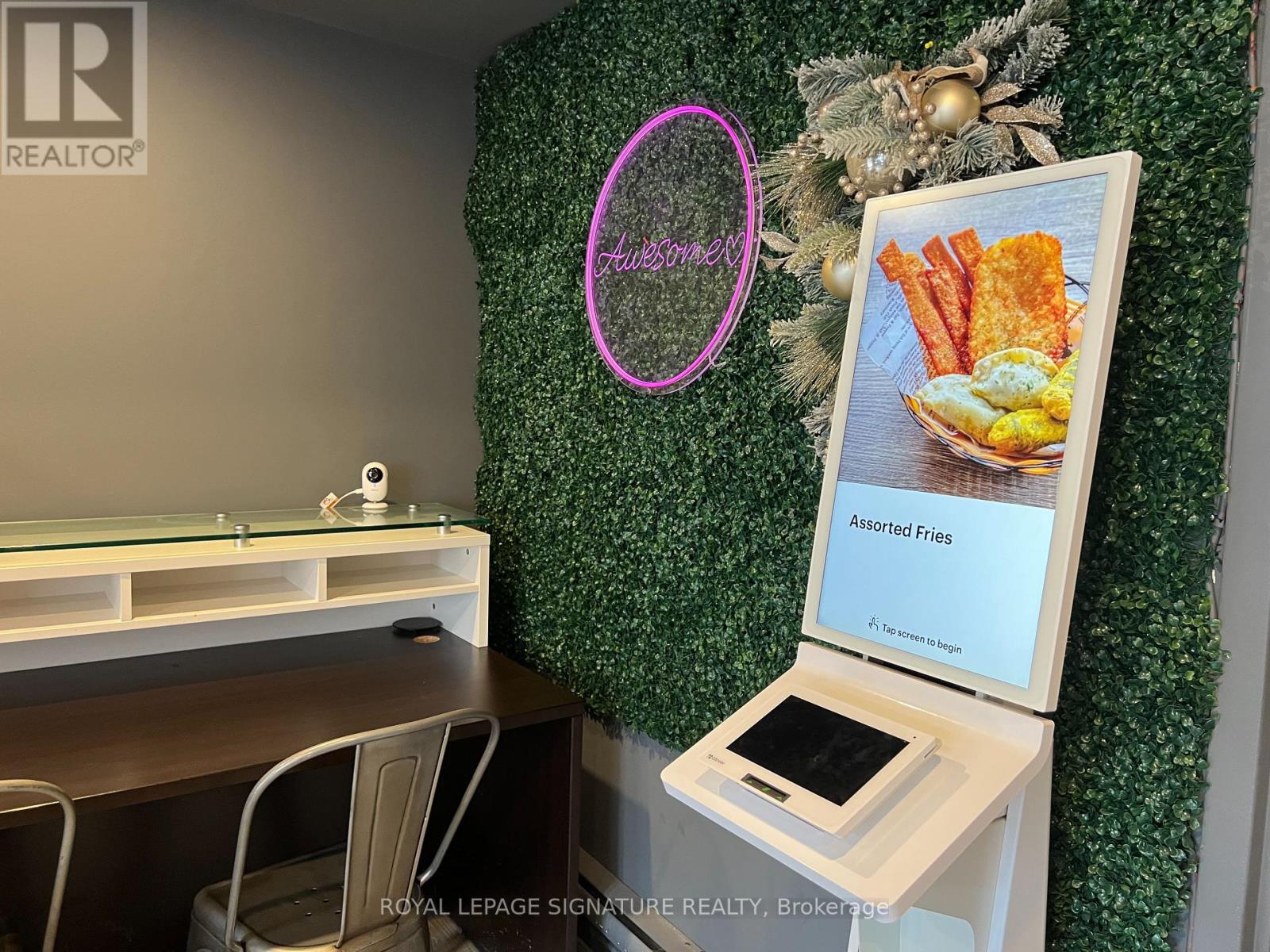 639 Yonge Street Property Photo 11