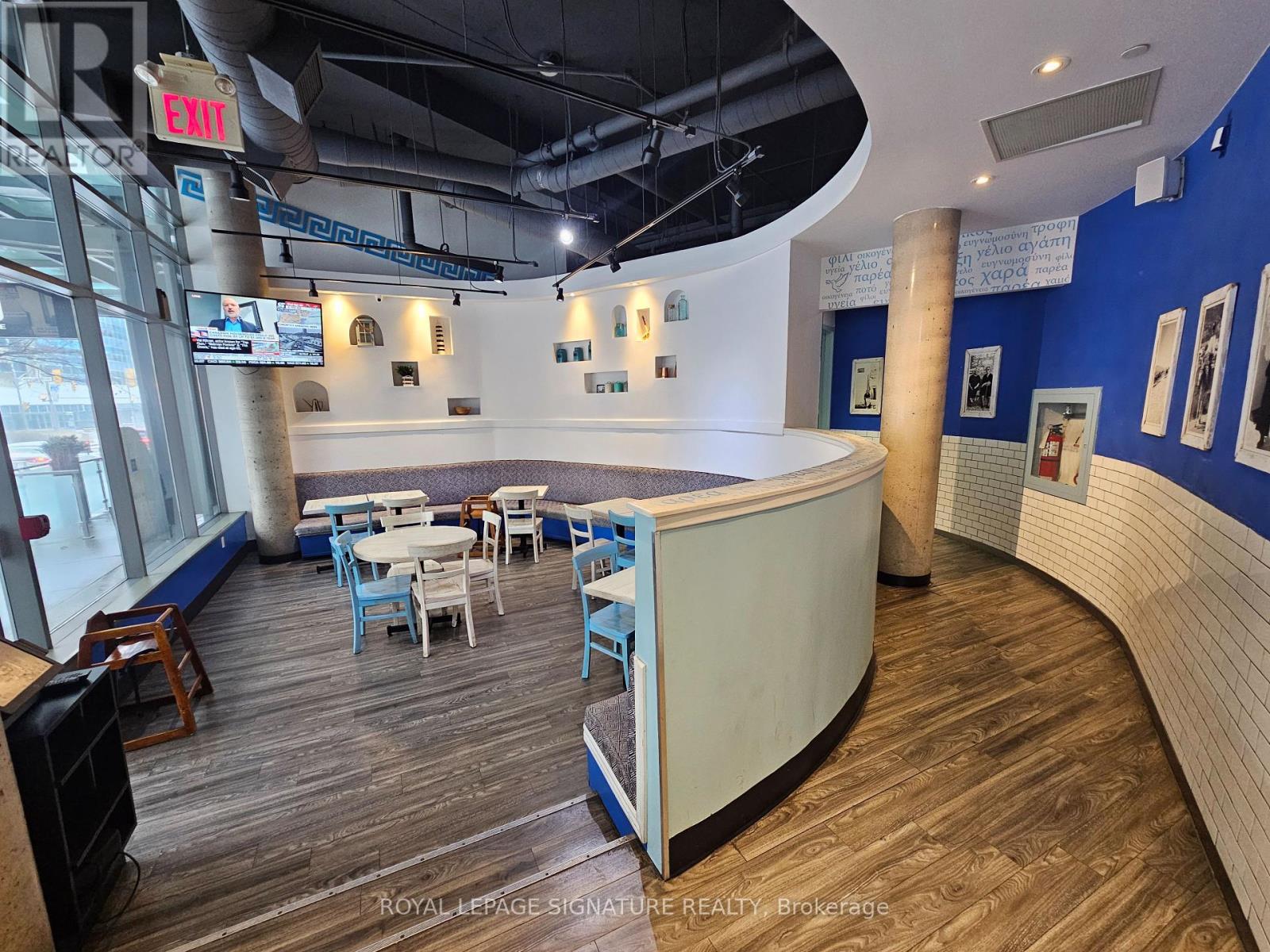 333 Bremner Boulevard Property Photo 4