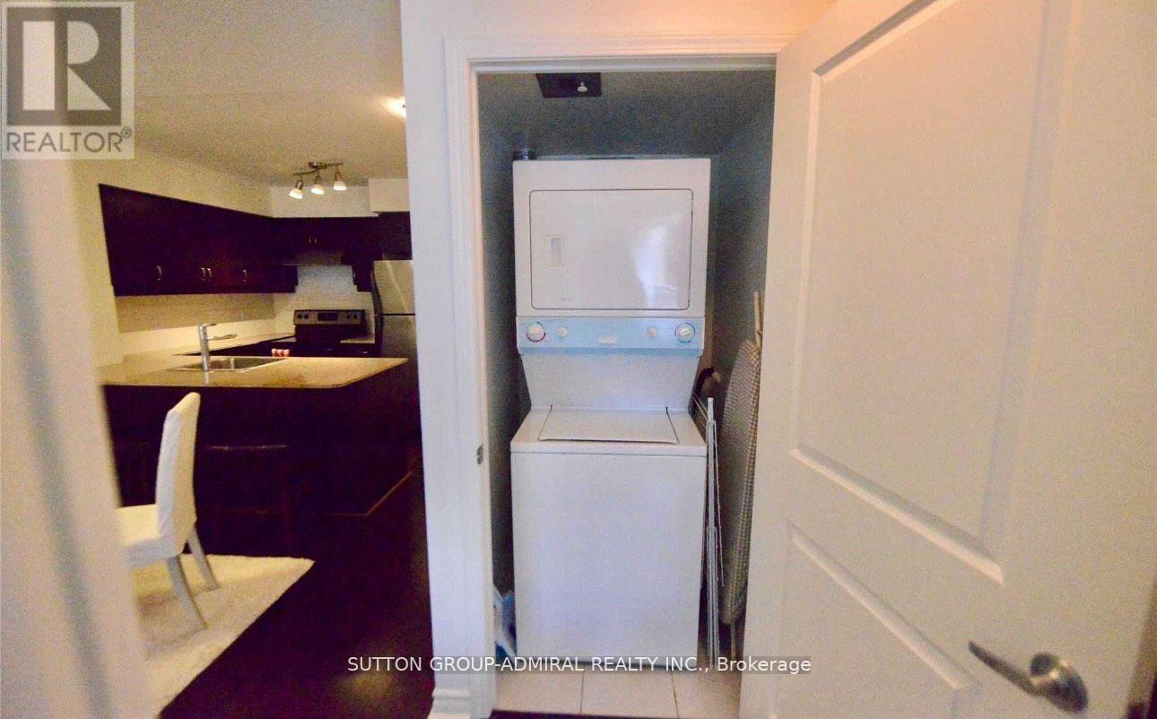 306 - 27 Rean Drive S Property Photo 4
