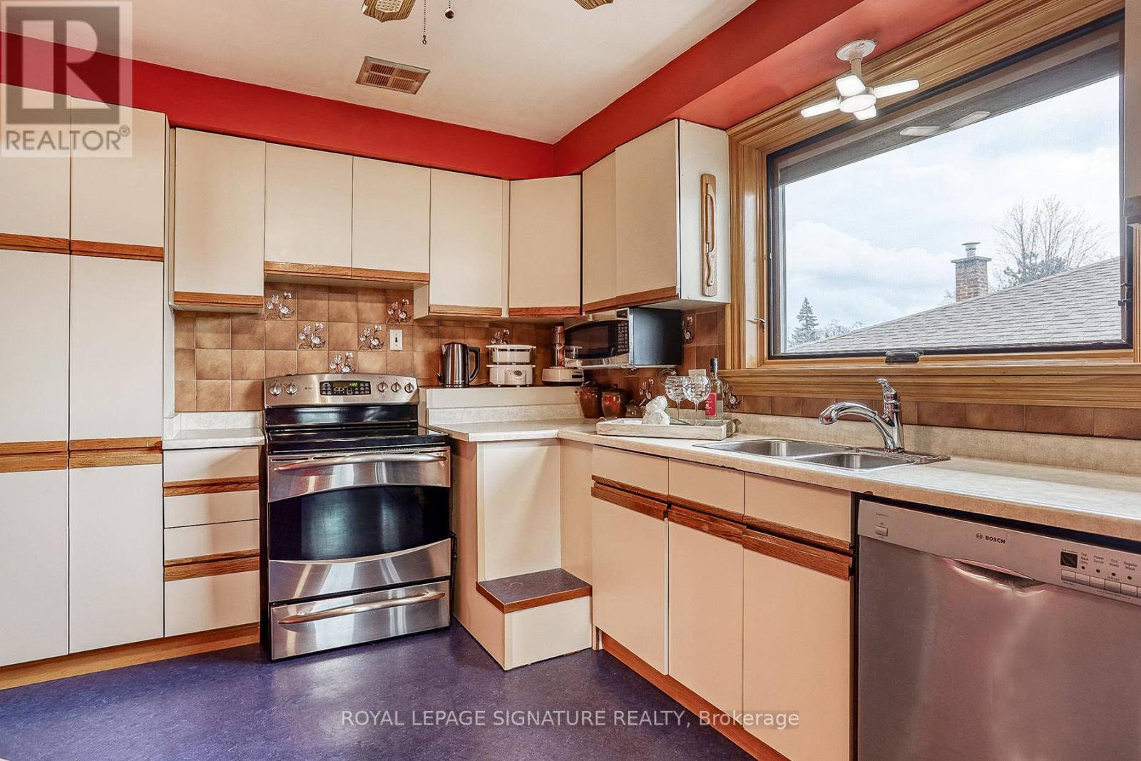 27 Shaunavon Heights Crescent Property Photo 7