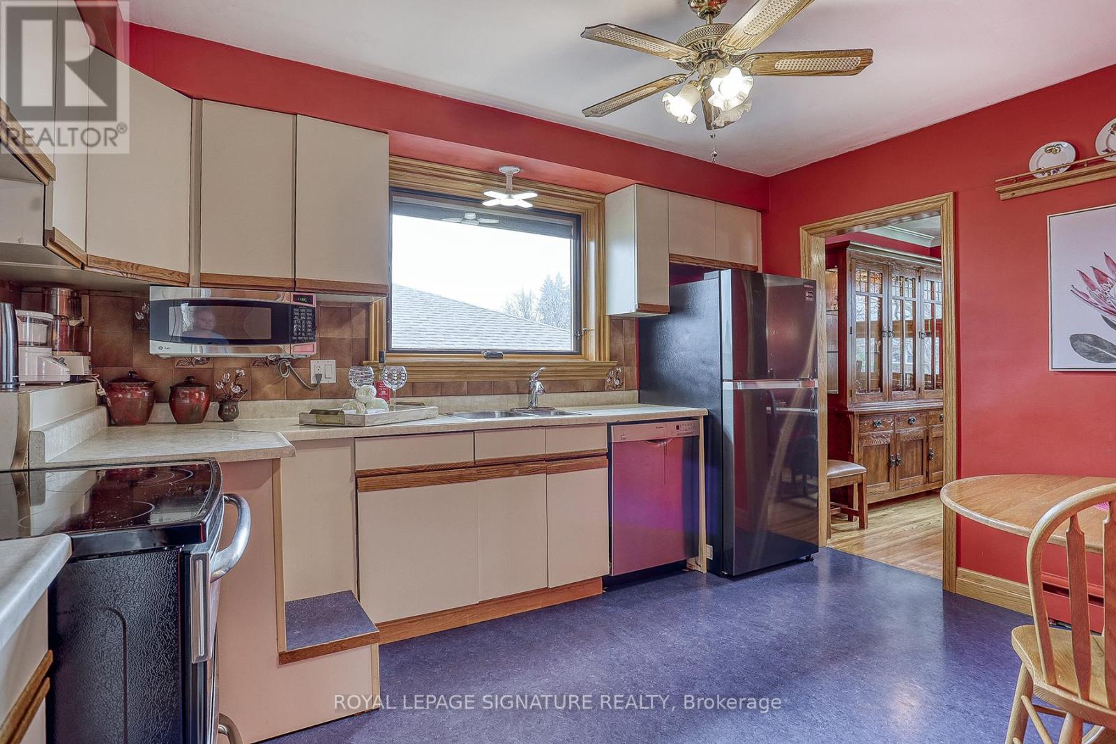 27 Shaunavon Heights Crescent Property Photo 8