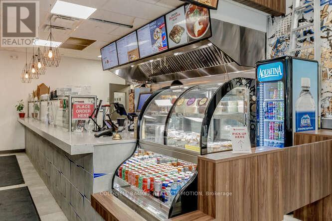 370 Queens Quay Street Property Photo 12