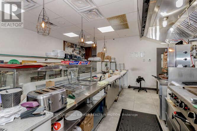 370 Queens Quay Street Property Photo 23