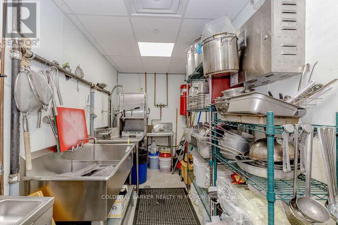 370 Queens Quay Street Property Photo 28