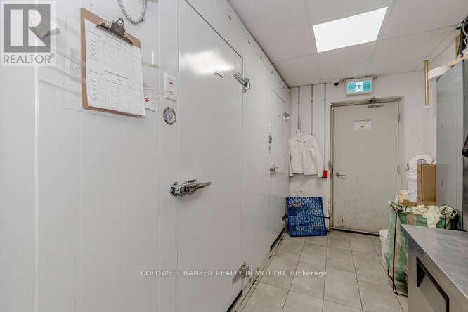 370 Queens Quay Street Property Photo 33