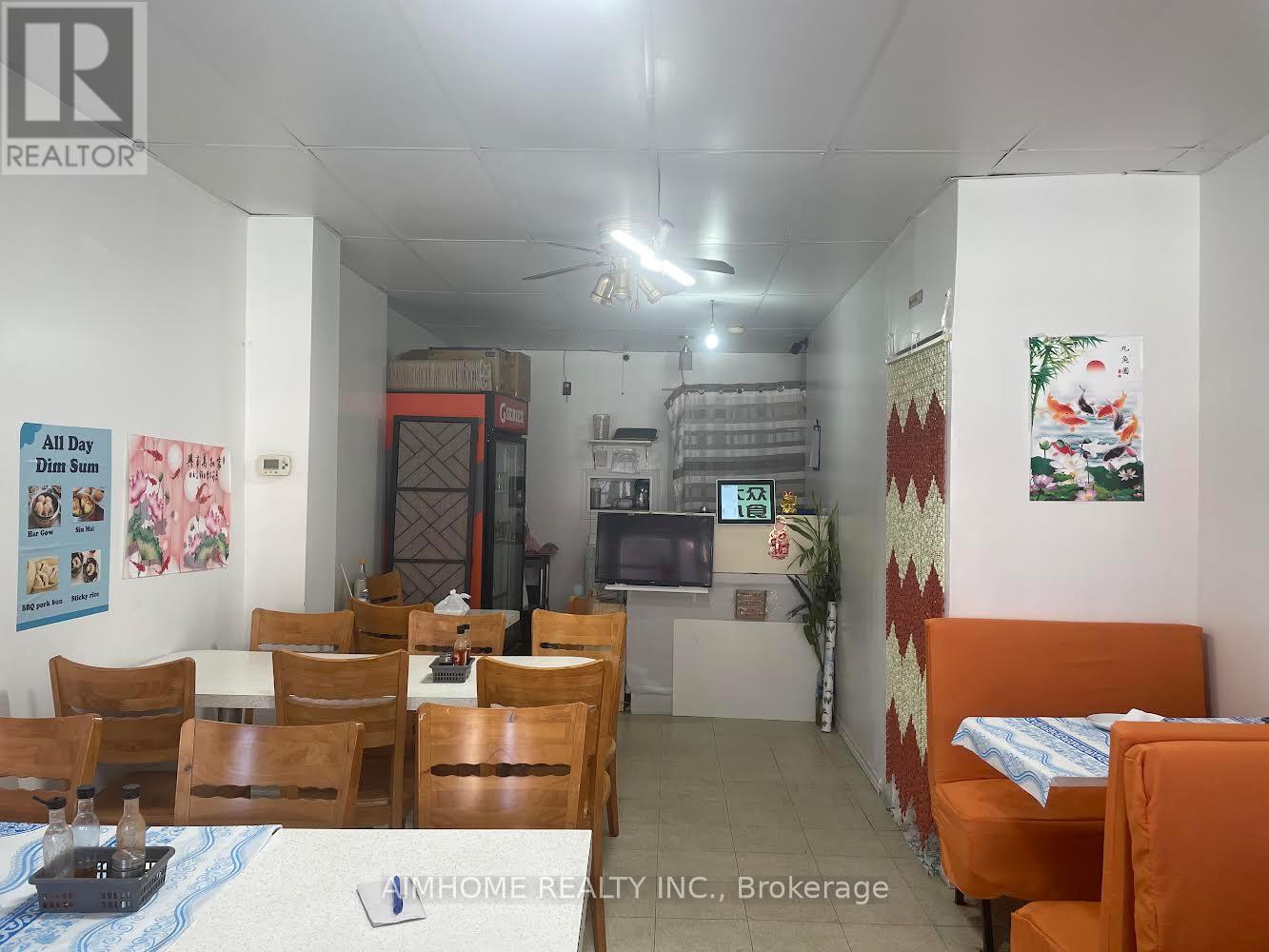 1280 Yonge St Property Photo 3