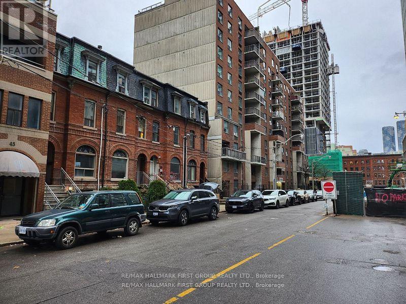 37 Mutual Street Property Photo 3