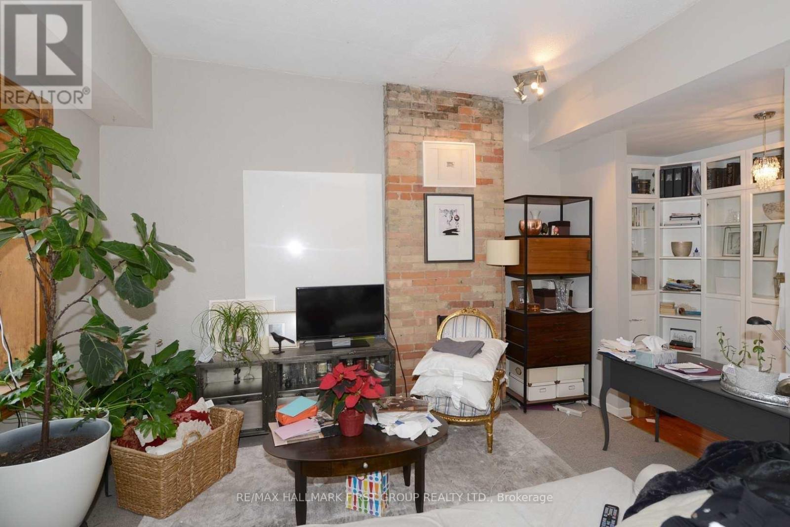 37 Mutual Street Property Photo 4