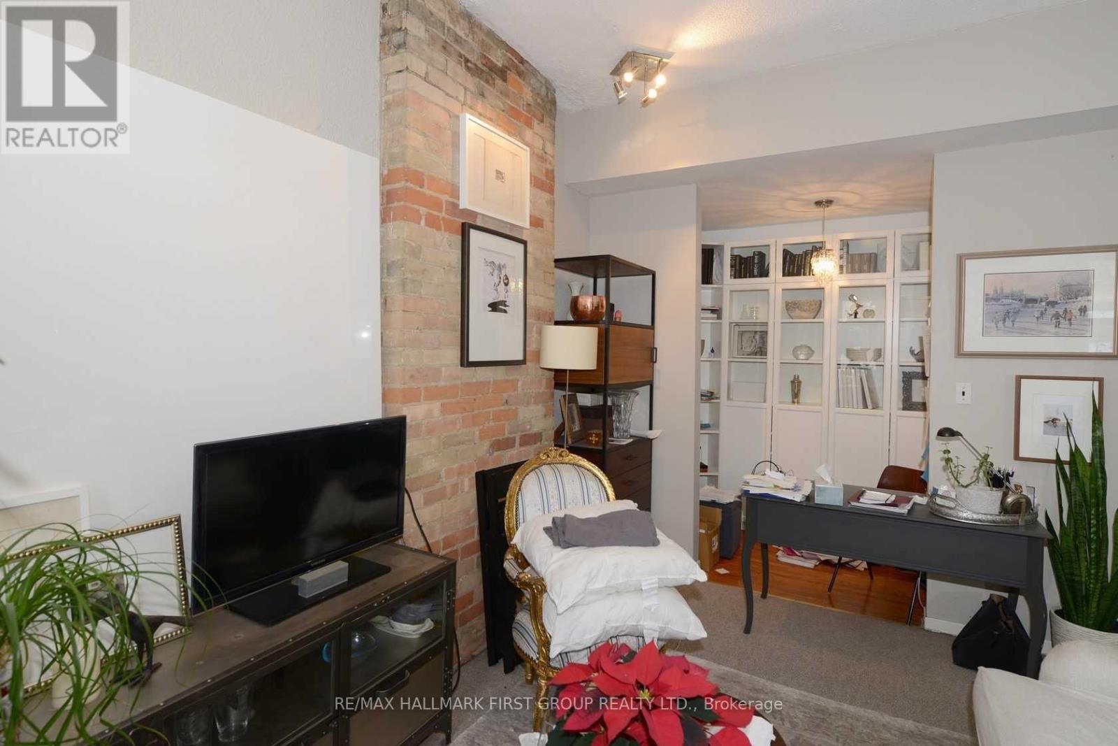 37 Mutual Street Property Photo 5
