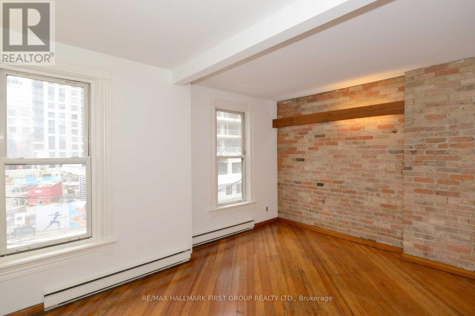 37 Mutual Street Property Photo 8